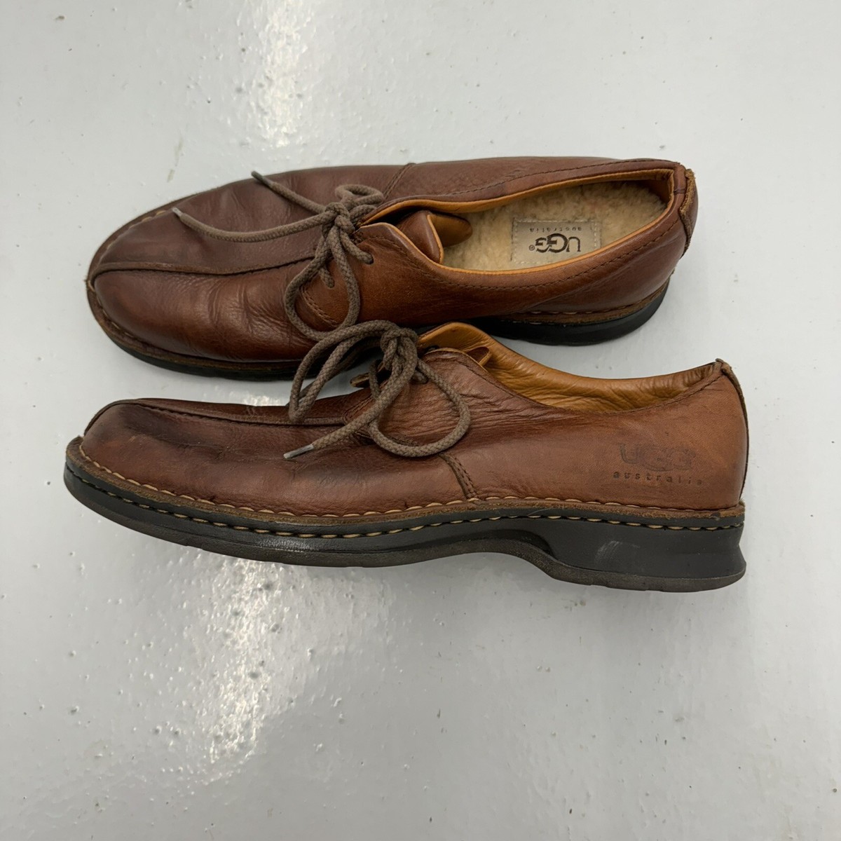 UGG Australia Mens 11 Desert Trek Split Toe Seam Mahogany  display picture 1