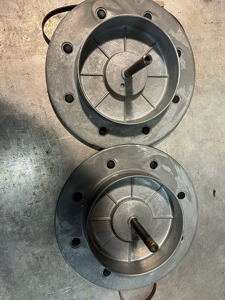 Rowe R-83 Jukebox Turntable With Rubber Band - Image 3 of 4