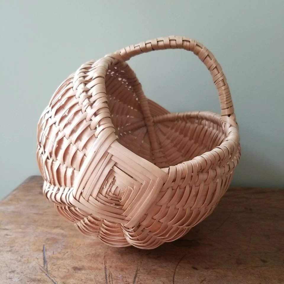 Cesta grande vintage de arte popular para glúteos con detalle de ojos de Dios Foto 3 de 4