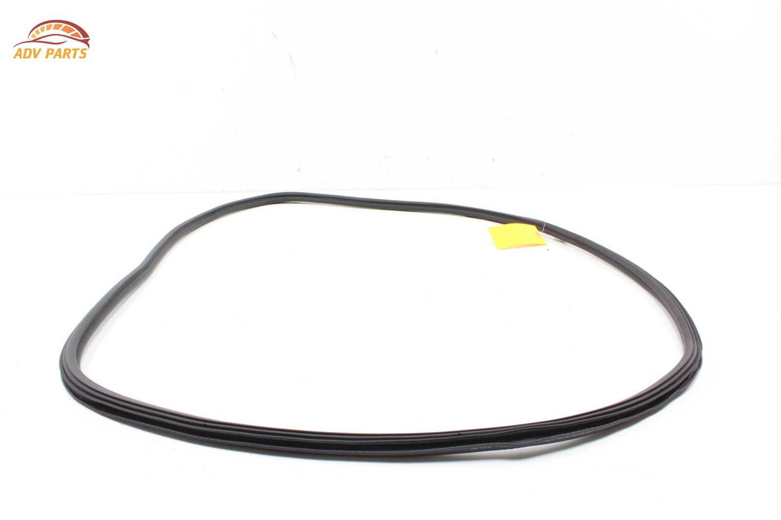 2017 - 2020 BENTLEY BENTAYGA REAR RIGHT SIDE DOOR BODY WEATHERSTRIP SEAL OEM