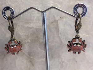 ANNE-KOPLIK-HAPPY-CRAB-ENAMEL-amp-SWAROVSKI-CRYSTAL-LEVERBACK-EARRINGS-NWOT
