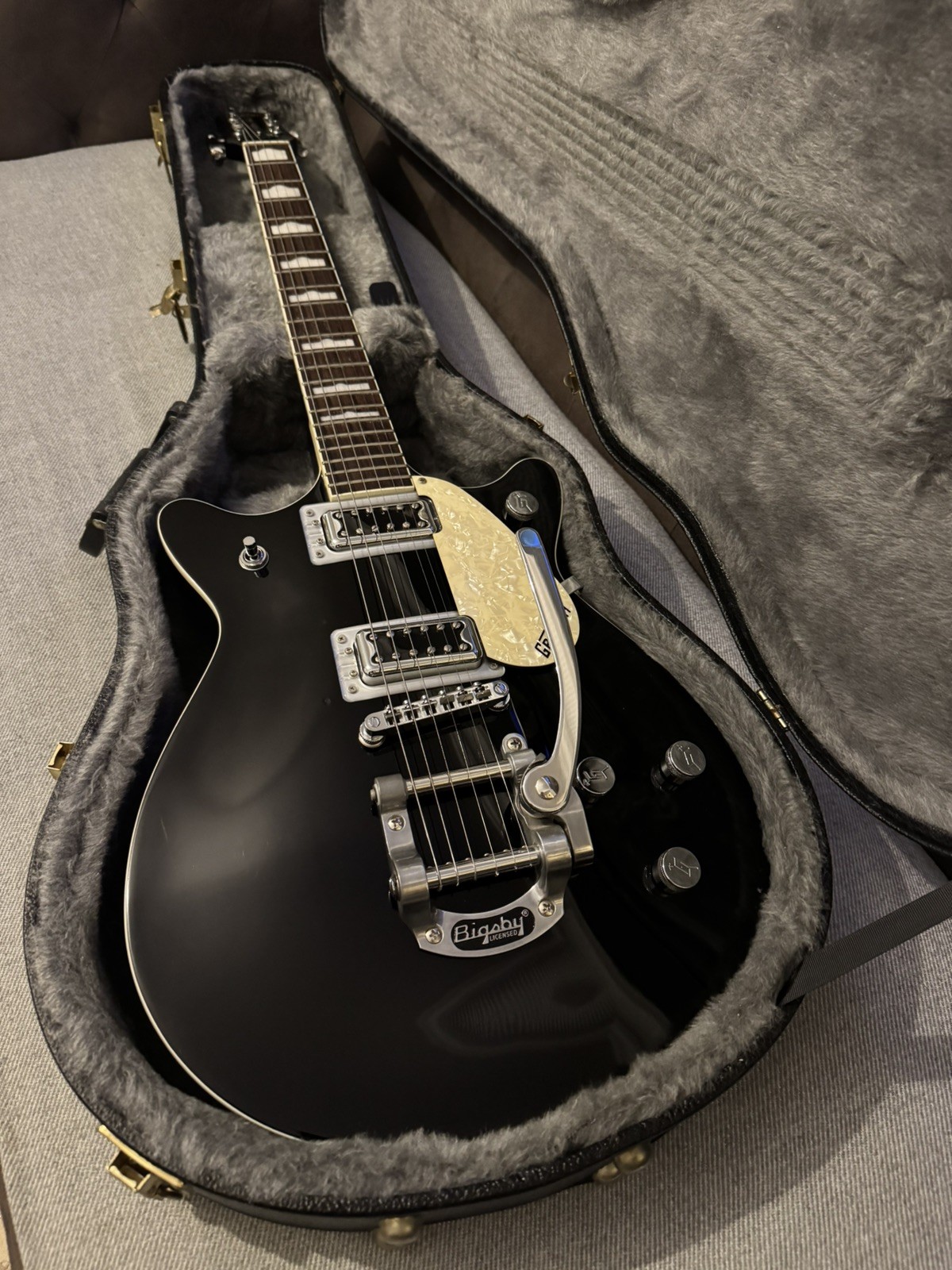 Gretsch Electromatic G5230T Jet FT Black Electric Guitar + Bigsby Trem Hardcase