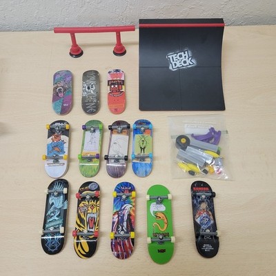 LOT OF 12 TECH DECK FINGERBOARD WITH RAILS 1/4 PIPE RAMP TOY MACHINE BLIND P-ROD