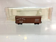 Micro-Trains N 40' Woodside Boxcar  - NORTHERN PACIFIC NP