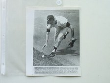 1960's ORIGINAL BASEBALL ACTION PHOTO  8X10 INCHES WHITE SOX YANKEE AL WEIS NO13