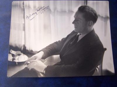 Anthony Thorne  - Autograph (GC3) please read below  6.5 x 8 .5