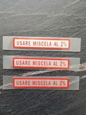 3 PEZZI Adesivo Sticker USARE MISCELA al 2% Rosso Vespa Piaggio Epoca Vintage