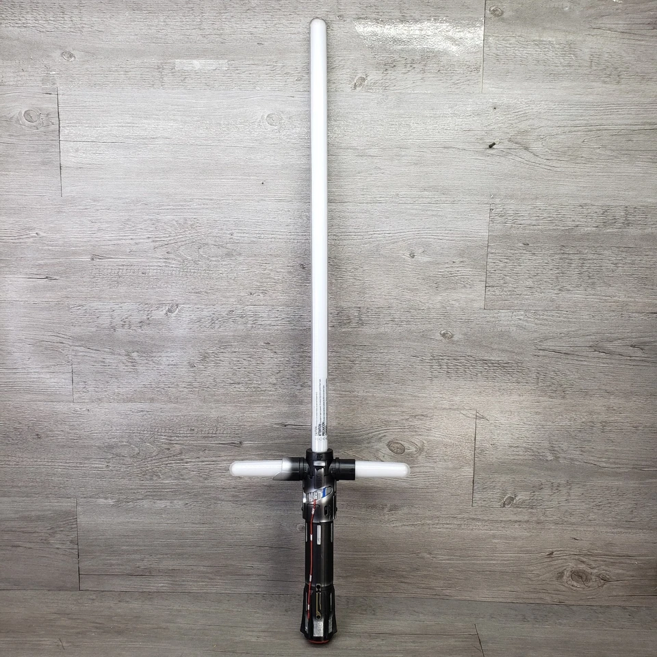 Star Wars The Black Series - Kylo Ren Force FX Deluxe Lightsaber 2015 B3925 Foto 2 de 4