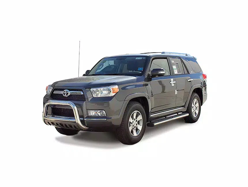 Go Rhino Charger RC2 Polished Stainless Bull Bar Fits 03-06 Silverado/Siera 1500 Foto 2 de 4