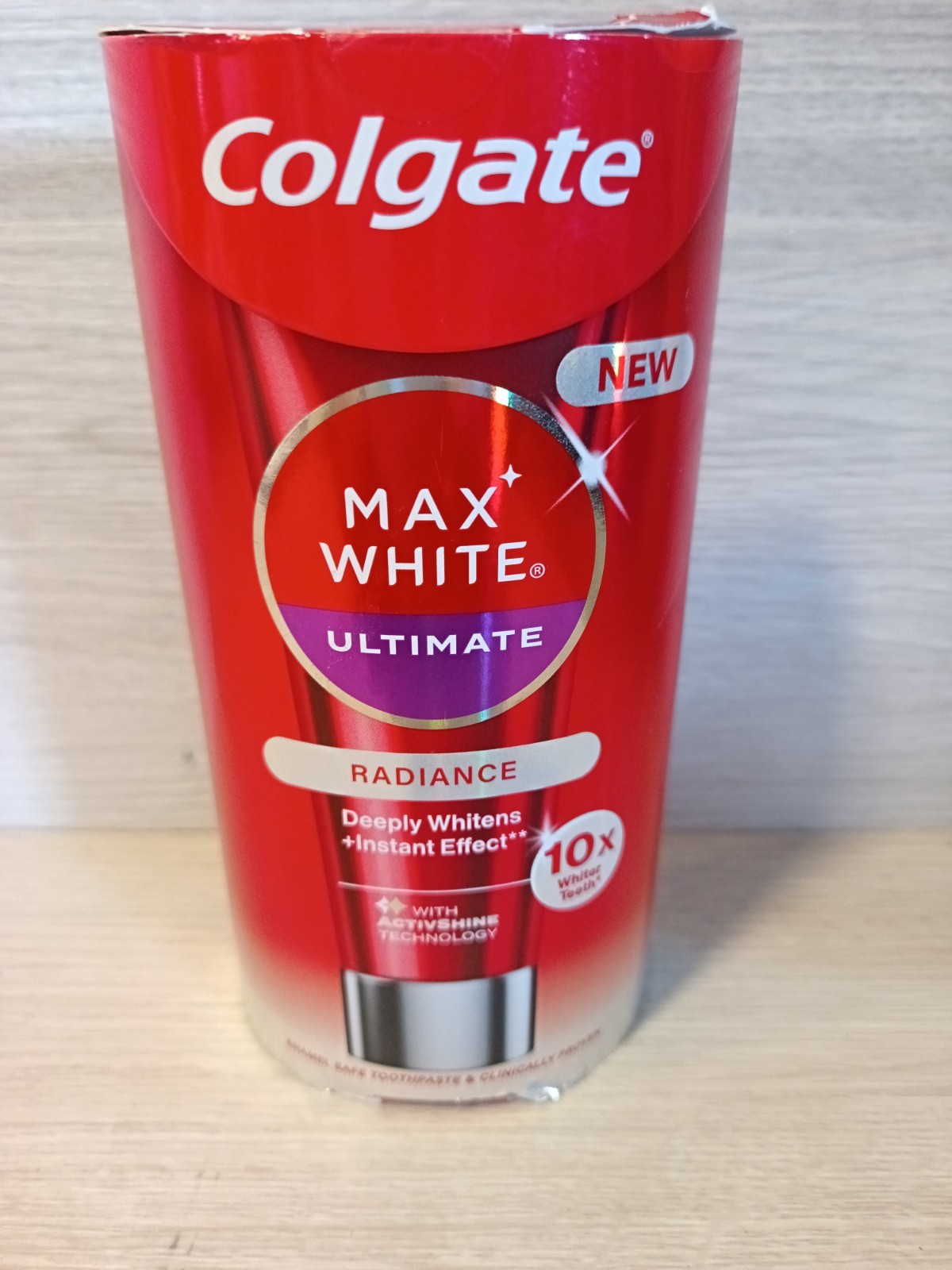 Colgate White Max Ultimate Radiance Toothpaste Dual Colour-Correct Action Mint 75 Ml - Image 3