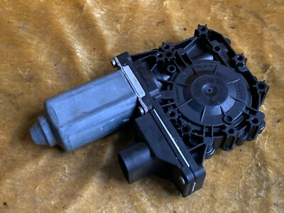 AUDI A3 / 8L 4-Türer Fensterhebermotor vorne rechts 8L4959802C Original - Bild 1 von 2