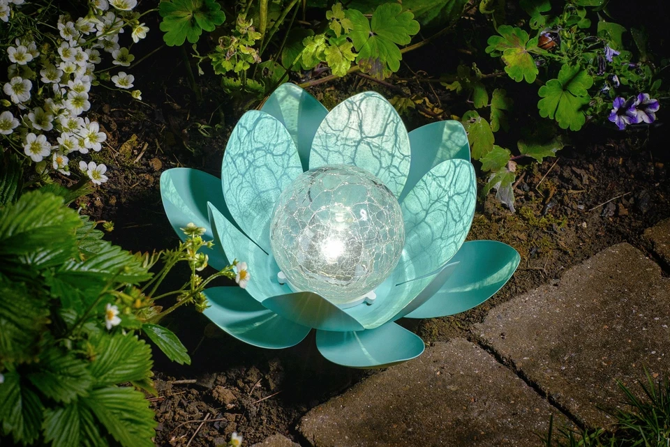 Auraglow Solar LED Garden Metal & Glass Waterlily Lotus Light Outdoor Table Lamp - Image 4 of 4