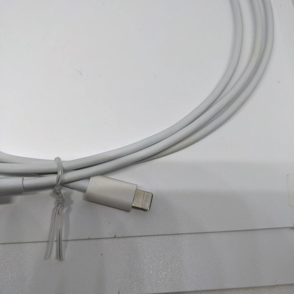 Apple OEM Lightning to USB-C Cable (2 m) compatible w/ iPad Pro Mini Air iPhone - Image 4 of 4