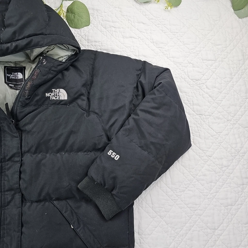 Abrigo negro acolchado de plumón de ganso negro The North Face para niñas talla XL 550 Fill Power Foto 3 de 4