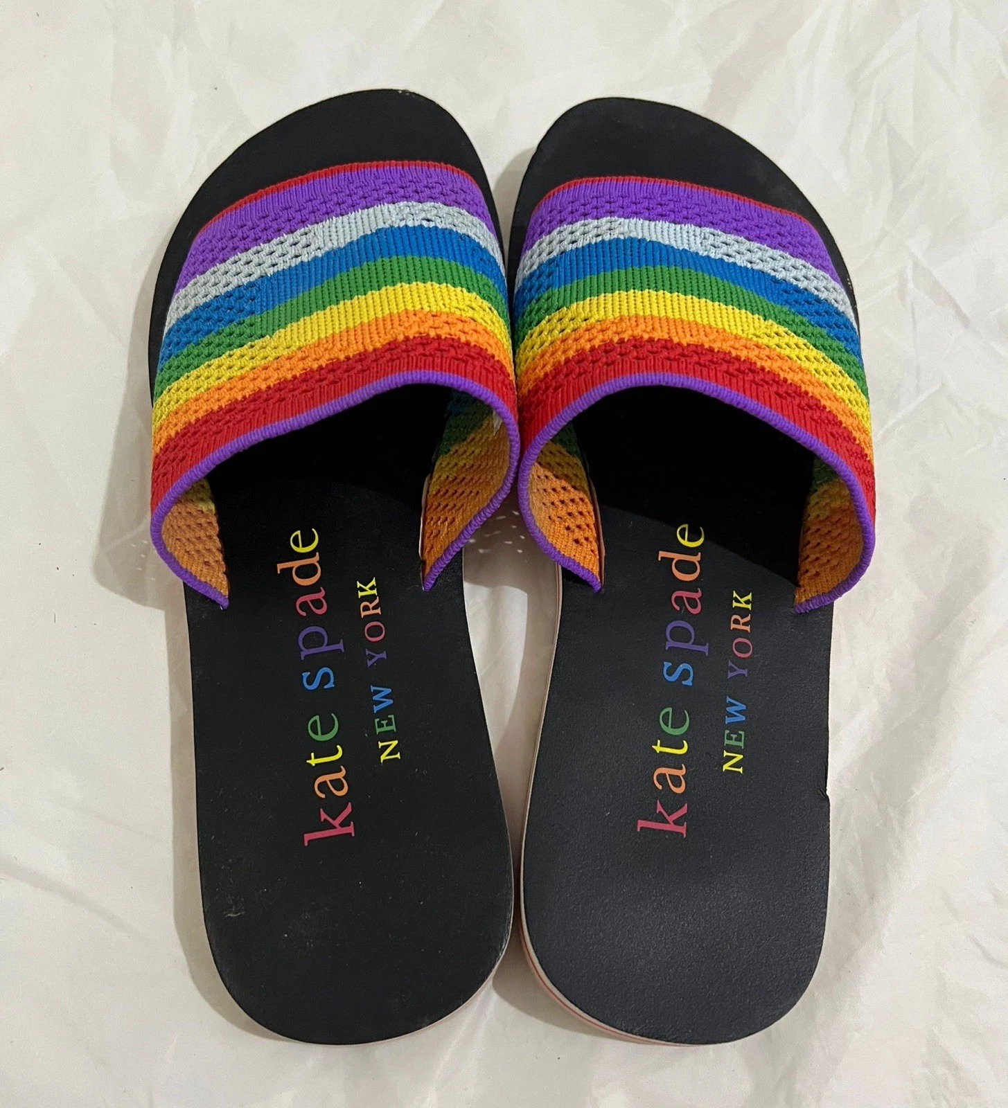Sandali Kate Spade NY 7 Rainbow Pride tessuto leggero a righe slide spettro