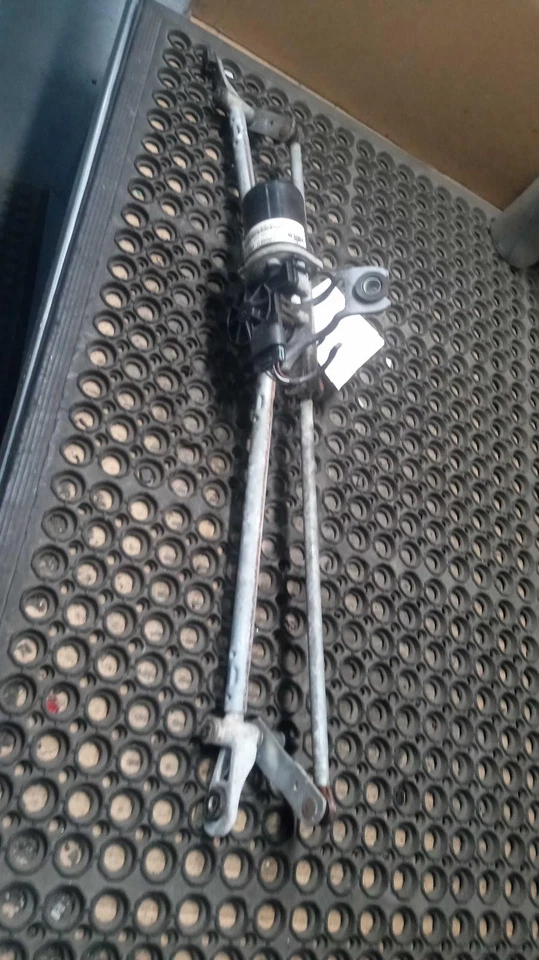 Used Windshield Wiper Motor fits: 2013 Ram Dodge 1500 pickup Grade A - Image 2 of 4