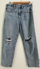 American Eagle distressed mom jeans size US 6 short light wash