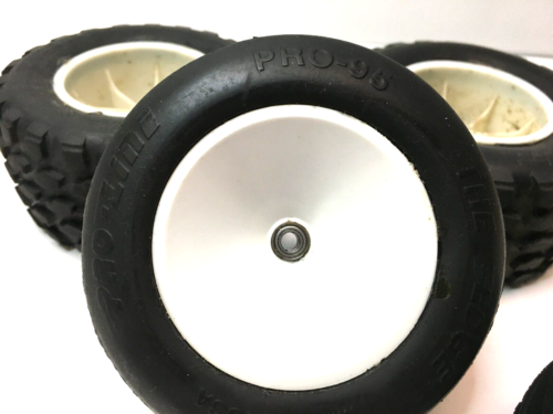 RC10 Wheels Tires Set Pro Line Dirt Hawg 1060 & Pro 95 The Edge - Picture 5 of 6