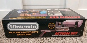 Juego de acci&oacute;n NES sistema de entretenimiento Nintendo caja vac&iacute;a y papeles (sin espuma de poliestireno)