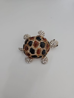 SIGNED CINER GOLDTONE ENAMEL PAVE RHINESTONE TURTLE BROOCH BLACK BROWN