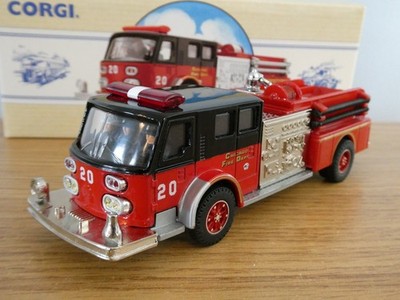 CORGI CLASSIC CHICAGO FIRE DEPT AMERICAN LA FRANCE ENGINE TRUCK MODEL 97322 1:50