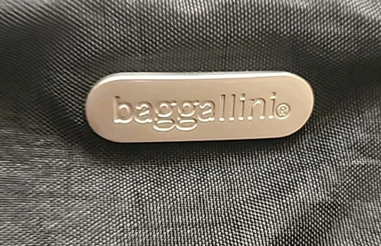 NWOT Baggallini Black Shoulder Bag With ID/Coin Purse  15” x 9" - Image 2 of 4