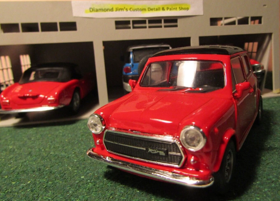 Welly Mini Cooper 1500 - Diecast Pull-Back Action Doors Open - 1:34 Scale - Image 2 of 4