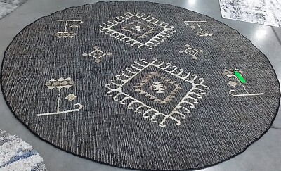 BLACK / IVORY 9' X 9' Broken Thread Rug, Reduced Price 1172765384 KLM762Z-9R