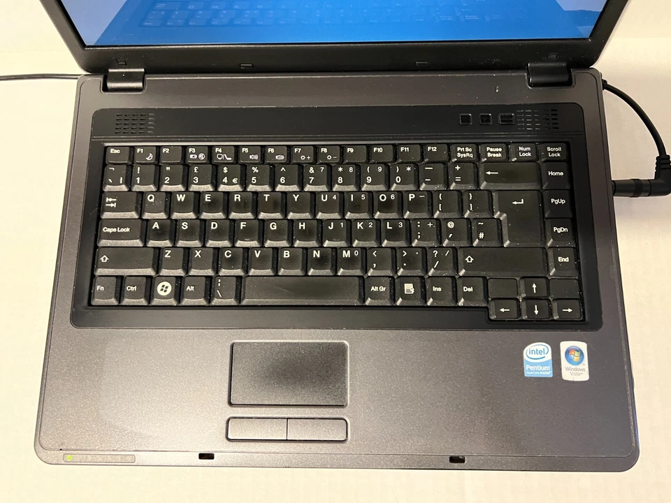 Advent 1115C Intel Pentium Laptop for Parts or Spares/ Repairs - Image 2 of 4