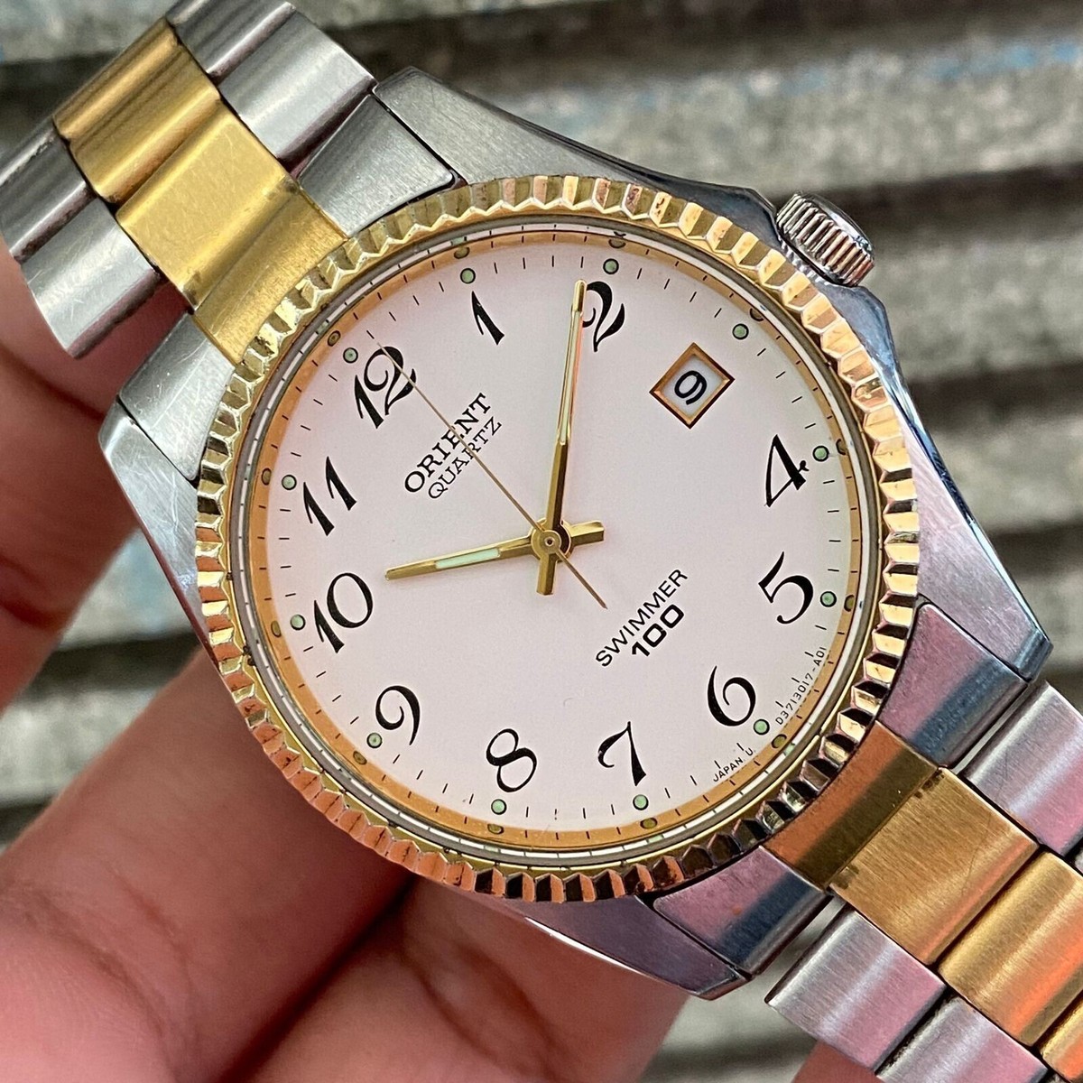 RARE Orient Quartz Swimmer 100 Two Tone White Dial D37201 Vintage