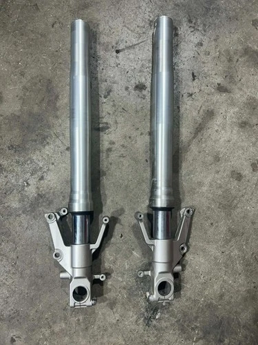 1999-2007 SUZUKI HAYABUSA INTERNALLY LOWERED FRONT FORKS FORK SUSPENSION