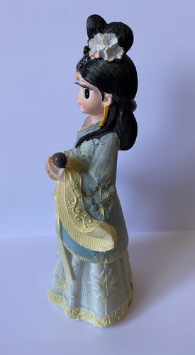LOVELY ANIME ORIENTAL JAPANESE GIRL RESIN ORNAMENT FIGURE IN KIMONO - Picture 5 of 6