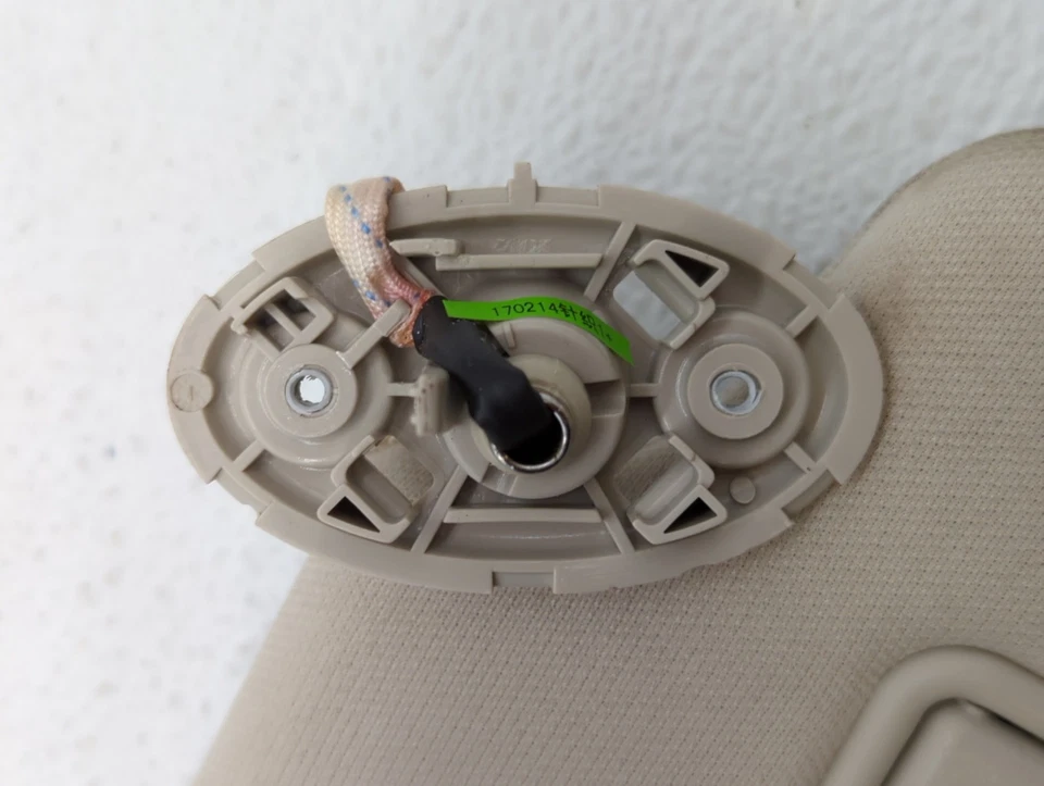 2015-2022 Chrysler 300 Passenger Sun Visor Mirror Right Sunvisor Cream BOWNG - Image 4 of 4