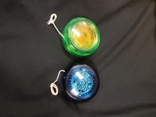 2 Magicyoyo Looping Yoyos Plastic Very Good Condition Blue And Green