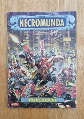 Vintage Games Workshop Necromunda Regelbuch, 1995, sehr guter Zustand Taschenbuch