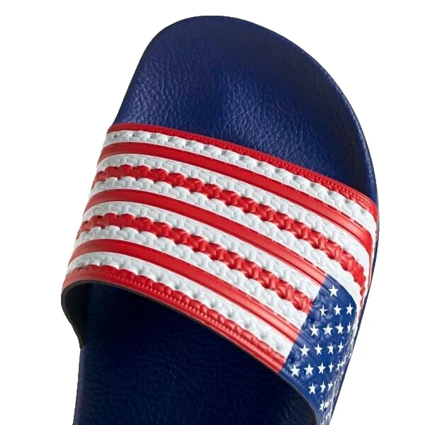 Infradito Adidas Originals blu Adilette Slides bandiera USA nuove pantofole taglia 5UK