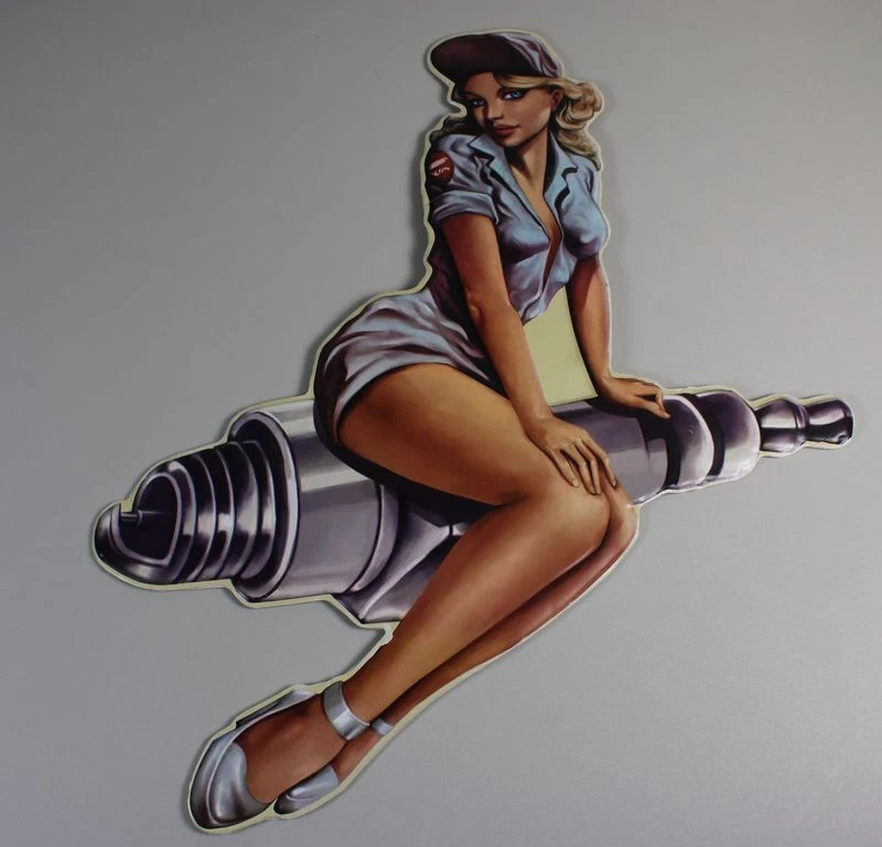 Vintage - großes Blechschild ca. 57 cm. - Frau ( Pin Up Girl ) auf Zündkerze - Bild 2 von 4