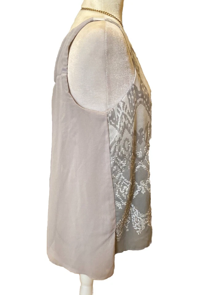 Camiseta sin mangas Express para mujer espalda cruzada lentejuelas gris fluido/plateado talla M Foto 3 de 4