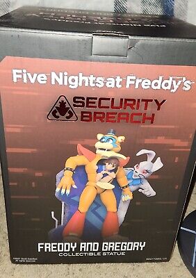 Five NIghts at Freddy's Security Breach Statue Freddy & Gregory 12 Statue