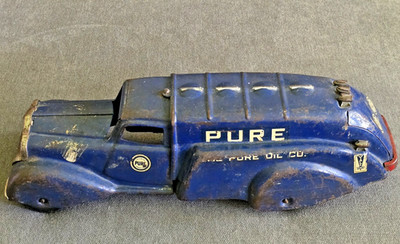 Vintage RARE 1930s Metalcraft Pressed Steel Pure Oil Co Tanker Truck Unretouched