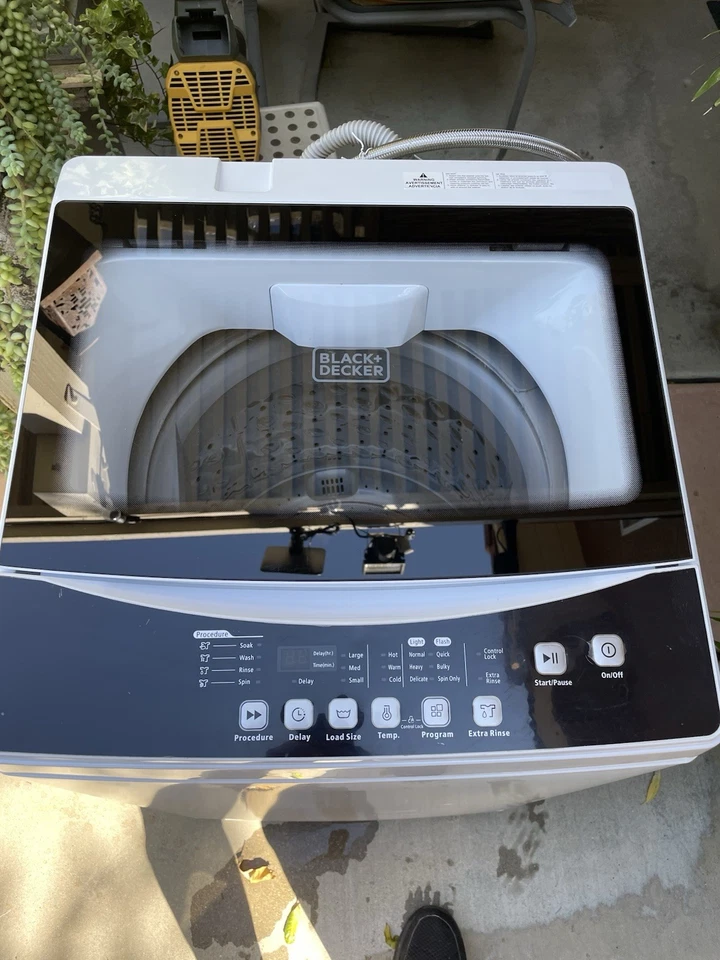 BLACK+DECKER Compact portable washer 1.7 Cu. Ft. - Image 2 of 4