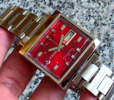 RARE RADO MANHATTAN AUTOMATIC DAY/DATE SWISS MADE VINTAGE RED DIAL GENTS.