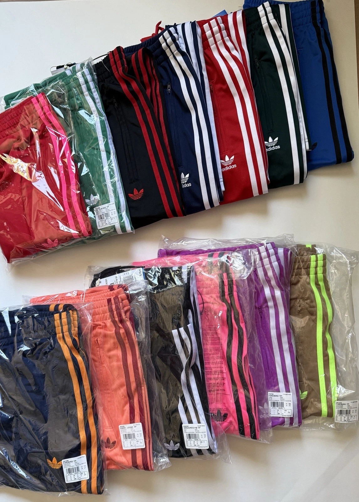 Adidas Classic Firebird Women's Loose Track Pants JP2309, IY4726, JW1229, JY2695
Opens in a new wind