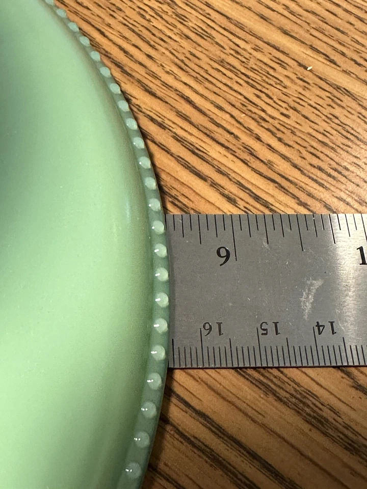 Mini Cupcake Jade 8.25” Mujer Pionera Belleza atemporal Jadeíta Granja Campo Foto 4 de 4