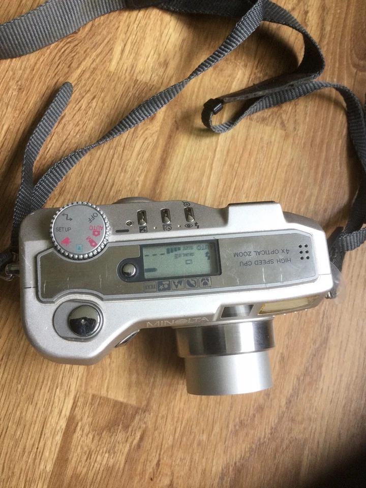 Minolta DiMAGE S414 4.0 MegaPixels Retro Digital Camera - Image 2 of 4