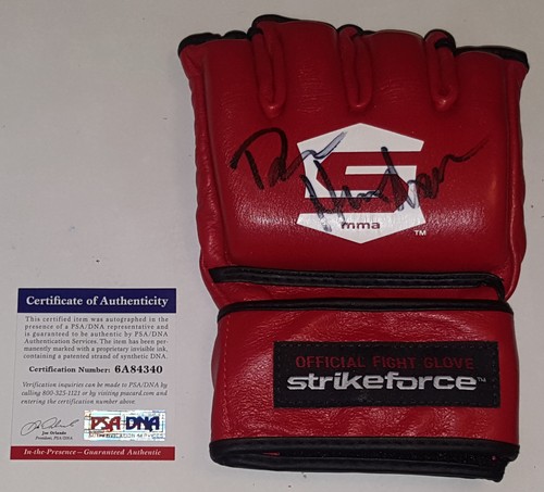 DAN HENDERSON SIGNED AUTO'D STRIKEFORCE FIGHT RED GLOVE PSA/DNA COA PRIDE UFC D - Picture 3 of 4