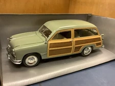 1949 Ford Woody Station Wagon Motor City Classics 1:18 Scale Diecast  Green
