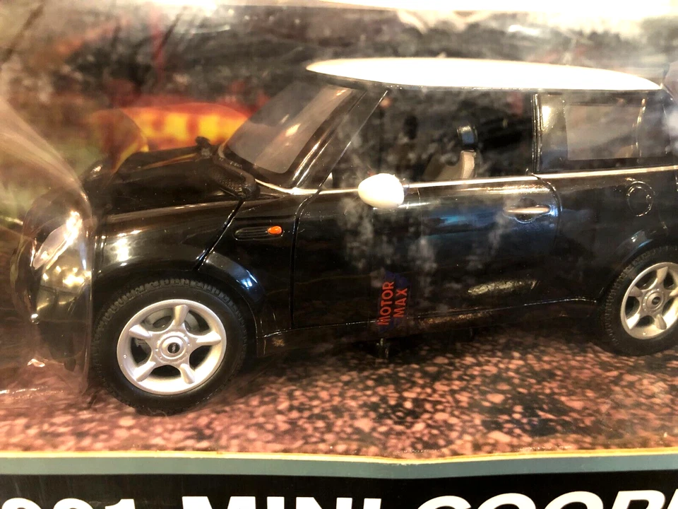 MOTOR MAX 2001 MINI COOPER DIE-CAST 1/18 SCALE N0. 73114 NIB - Image 3 of 4