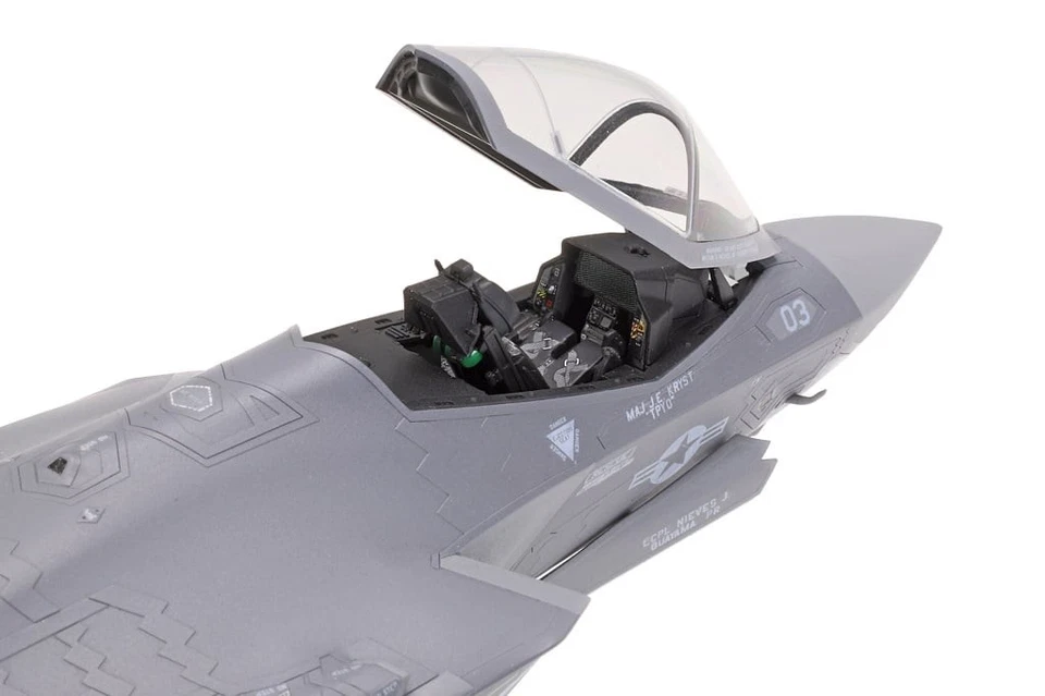 Tamiya 60794 Lockheed Martin F-35C Lightning II Kit Montaggio 1/72 - Immagine 4 di 4