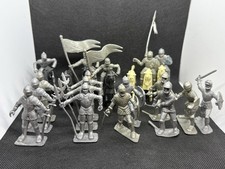 VINTAGE MARX CASTLE PLAYSET 17 FIGHTING KNIGHTS W/ 7 HORSES SILVER 54mm  READ